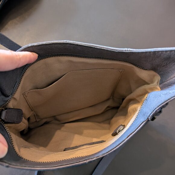 Frye "Carbon" Ari Leather Crossbody Bag - Picture 4 of 7